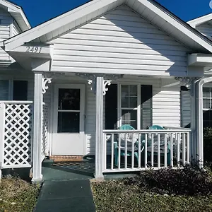 https://charming-2-bdr-1-bath-home-fenced-byard-n-pet-friendly.hotels-destin.com